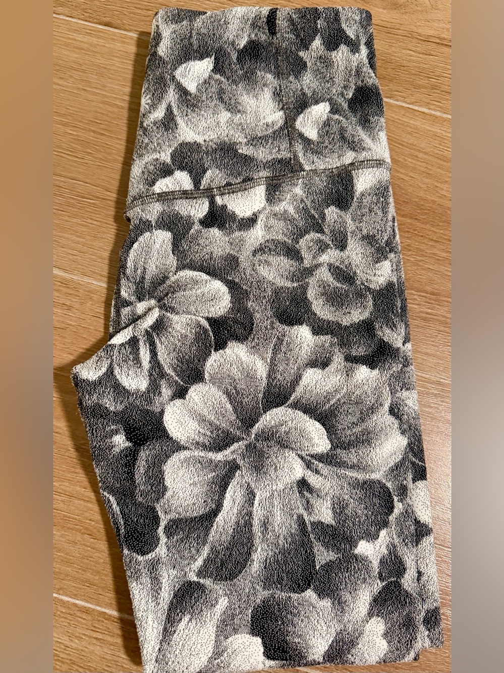 Athleta Elation Textured Tights - Chakra Floral Black/Seasalt (Size S)